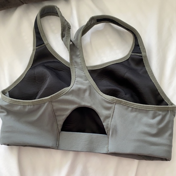 Sports bra worn once - Picture 2 of 2